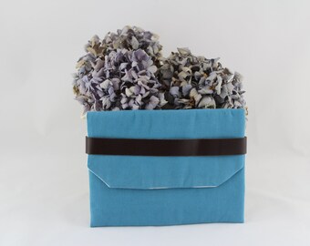 Blue purse / makeup bag / evening bag / chic and elegant pouch in fabric and leather / blue envelope pouch