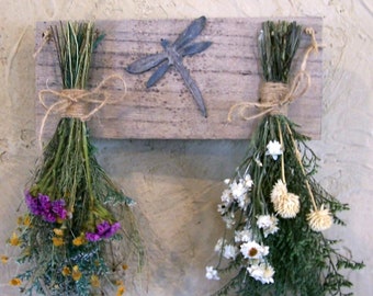 dried flower wall hanging, floral arrangement, primitive decor, country decor, farmhouse decor, rustic decor