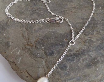 Silver freshwater pearl silver chain pendant necklace