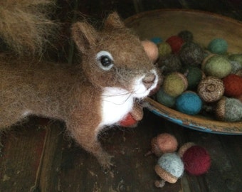 Needle Felting Kit - New England Acorn Kit - Beginner's Felting Kit - Holiday Kit