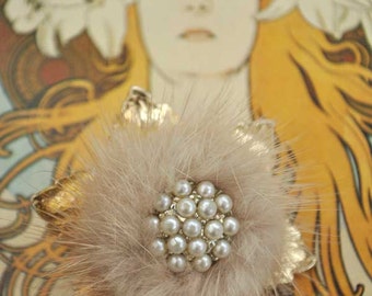 Vintage 50s Blonde Mink Brooch with Seedpearls
