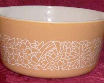 Vintage Pyrex Casserole Dish 474-B