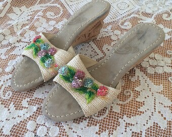 CARVED HEEL WEDGES, beaded sandals, midcentury hawaiian, tiki pumps (1950s 1960s)