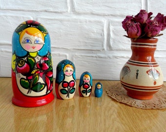 Vintage Russian Dolls Set of 4 Wooden Russian Nesting Doll Set Matryoshka Nesting Dolls Wooden Stacking Dolls Set Hand Painted Russian style