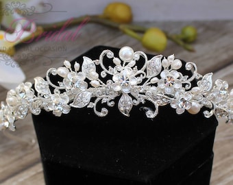 FAST Shipping!!! Swarovski Tiara with Pearls, CristalTiara, Wedding Tiara, Crown, Princess Tiara, Quinceañera, Cristal Headpiece