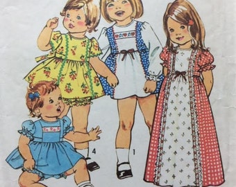 Toddlers' Dress Pattern Dress in Two Lengths and Panties Retro Dress Pattern Simplicity Pattern 7154 Size 1/2 Breast 19"