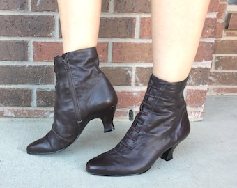 vtg 80s brown GRANNY Victorian ANKLE BOOTS 10 leather boho hippie grunge heels steampunk womens shoes booties
