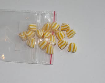 Berlingot striped sunflower yellow and white