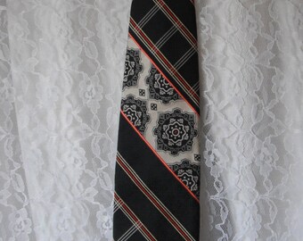 Cool Vintage dunlap-nadlers beau brummel 70's Wide Neck Tie Floral Plaid Striped