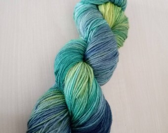 Hand-dyed wool Akiv Super FEINE blue iguana
