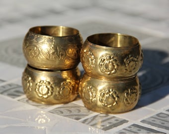 Shiny Brass Napkin Rings (set of 4)/Made in India/Napkin Holders/Kitchenware/Boho Kitchen/Boho Decor/Bohemian Kitchen