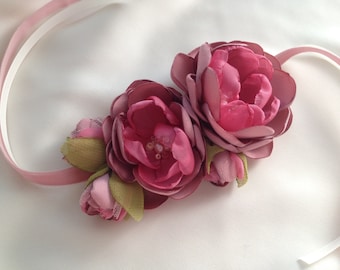 Flower Wrist corsage, Flower corsage, Fabric corsage, Dusty pink fabric flowers, Bridesmaids gift, Wedding accessories for mother, sister