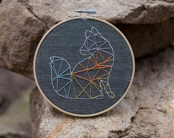 Embroidery Hoop Art - Geometric wall art - Mothers day gift - Hand embroidery - Modern Wall art - Hand embroidery - Minimalist art.