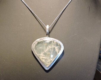 Necklace with prehnite and Tin