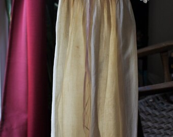 Ruban et dentelle de coton écru bordé robe/Wall Decor de baptême robe/poupée