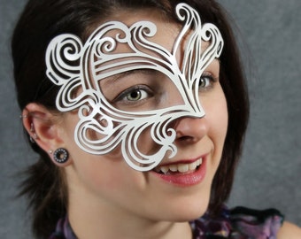 Bemused leather mask in white