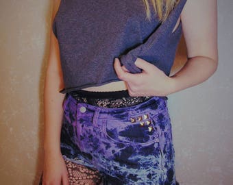 Lila Acid Wash | Hoch geschnittene Shorts