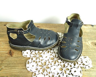 Vintage Leather Boy Shoes Blue Toddler Children Sandals Mary Janes T Ankle Strap Shoes Perforated Mod Child Retro Shoes 80s US 10 UK 9 EU 27