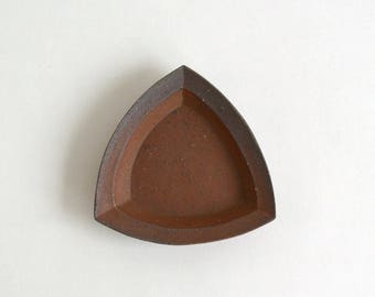 Bizen ware Triangle Plate (S) 01; Hitoshi Morimoto (16006003-S01)