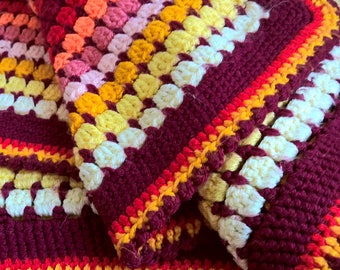 vintage mid-centuries granny crochet throw/ blanket 140-195 cm