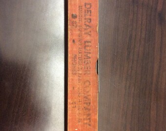 Vintage wood level