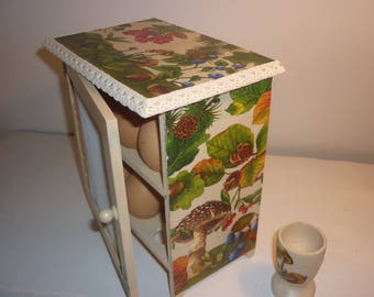 Egg box cottage chic "in the forest"