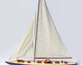 24" Endeavour Sailing Boat Model