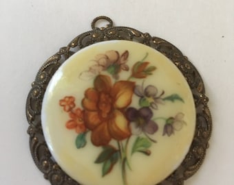 Antique Floral filigree pendant - 1950s- vintage jewelry