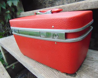 Red Royal Traveller Train case