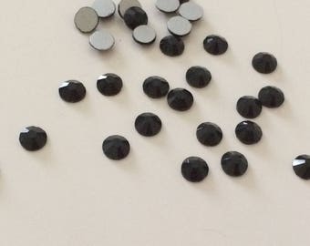 Set of 100 d 5 mm black crystal rhinestone
