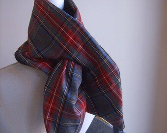Neck handmade Scottish grey and black
