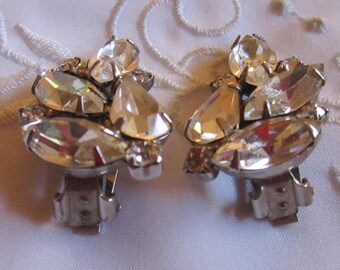 Vintage Silver Tone Large Teardrop and Pear-Shaped Clear Faceted Rhinestone Clip On Earrings