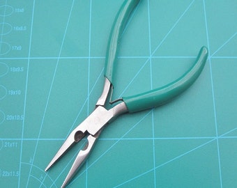 Pliers Chain Nosed Serrated Tips