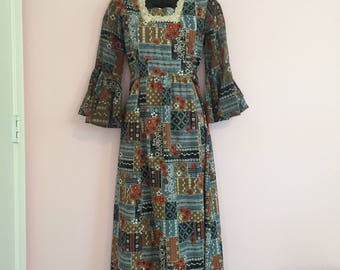 Vintage 1970's Floral Bell Sleeve Maxi Dress