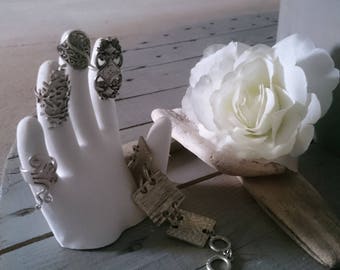 Handmade jewelry holder, SOAP dish, ring display, candle holder... shabby