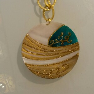 Hand made necklace, Mother-of-Pearl necklace,green necklace,painted with hand necklace,hand crafts necklace,pendants necklace,round necklace