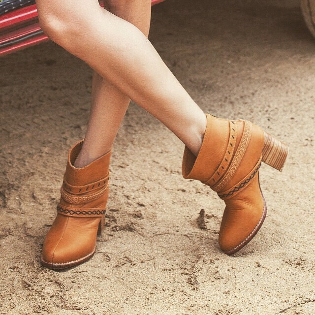 WANDERER. Tan leather boots / boho leather boots / leather