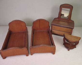 Lot Meubles Maison De Poupée Anciens – 9 Pièces, Bois, Ca 1910-1930