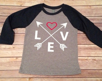 Love crossed arrows raglan shirt