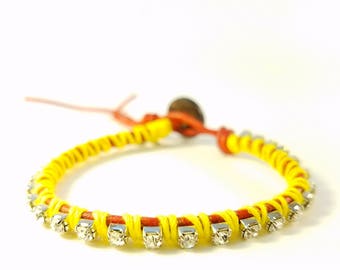 Bloom - Tulips - Red leather wrap bracelet yellow accents