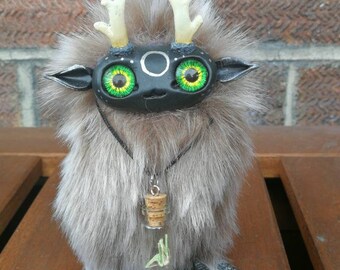 RachMakes Lunar Staglett mini. Lona.
