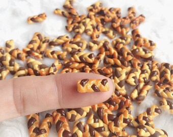 Miniature Chocolate Bread,Miniature Bakery,Dolls house Bakery,Miniature food,Miniature bread,Dolls house food,Miniature jewelry,miniatures