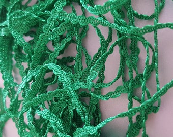 Green serpentine stripe Ribbon