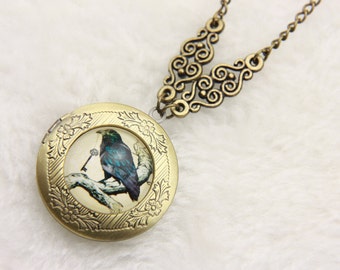 Necklace locket Raven 2020m