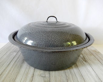 vintage granite ware roasting pan, speckled gray enamelware, vintage kitchen, kitchen decor, restaurant decor