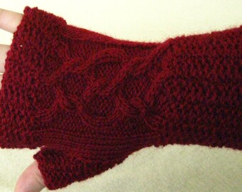 Women's fingerless gloves; maroon