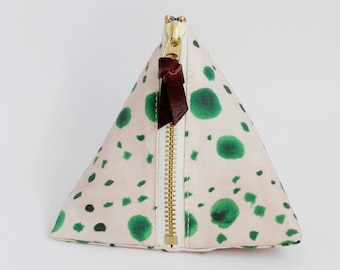Triangle zipper pouch, Green Dots