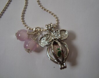 Necklace with metal cage pendant necklace