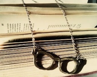 black eyeglasses pendant necklace