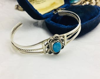 Vintage Sterling Silver and Turquoise Cuff Bracelet -weighs 7.6 grams